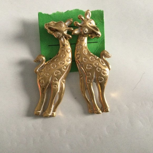 Avon Giraffe Earrings Vintage Dangle Jungle Animal White Enamel Spots - Picture 2 of 4